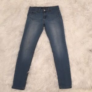 JORDACHE light-wash Jeans